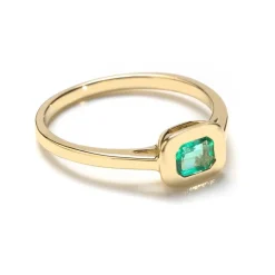 Zadok Collection Bezeled Emerald Ring